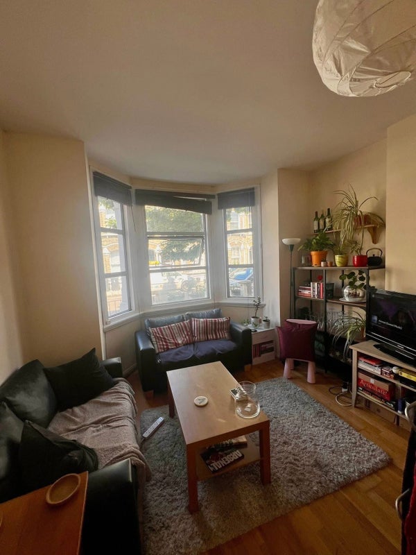 Room Tregothnan Road in Greater London