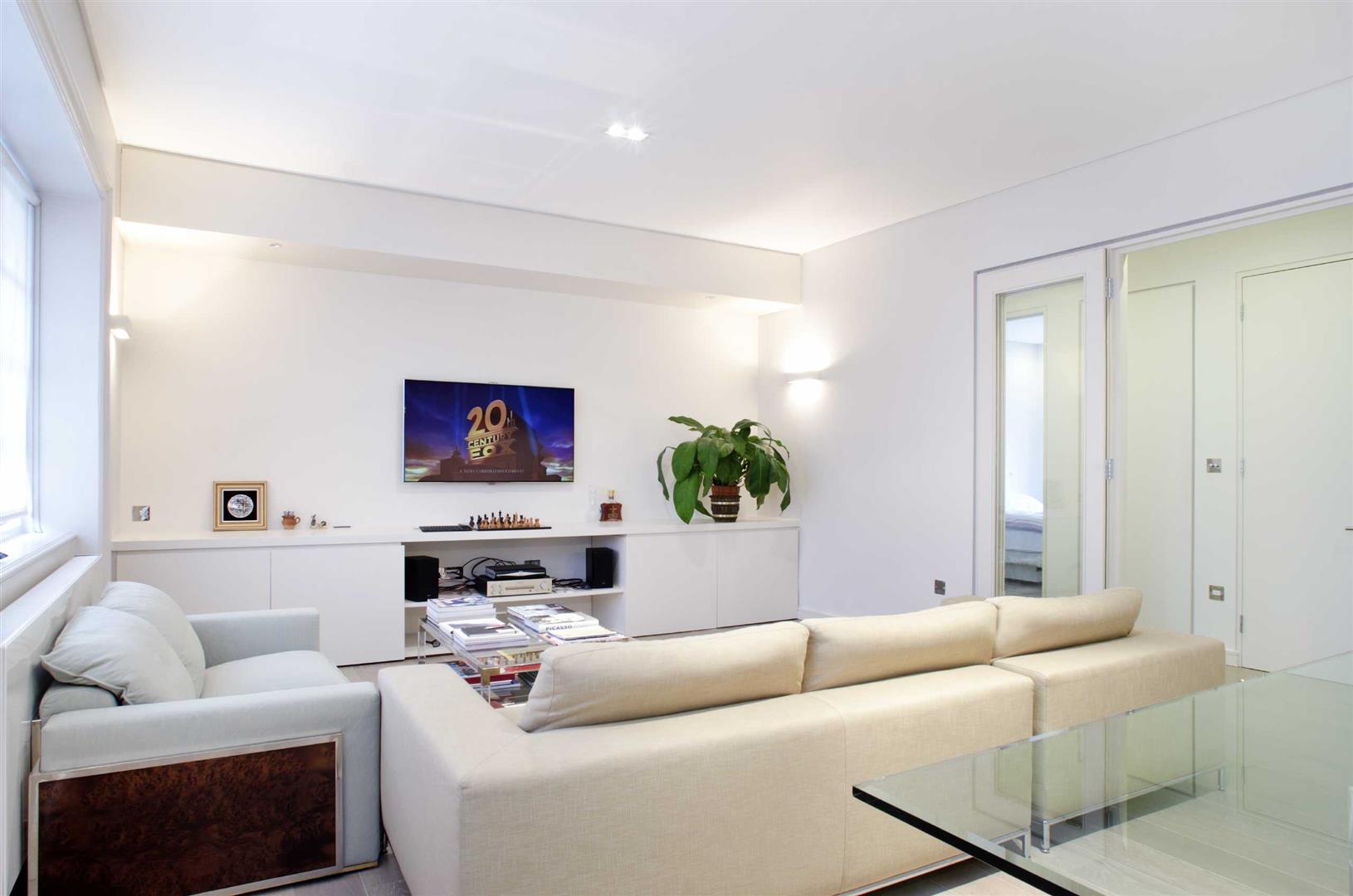 Flat Elsworthy Road in Greater London
