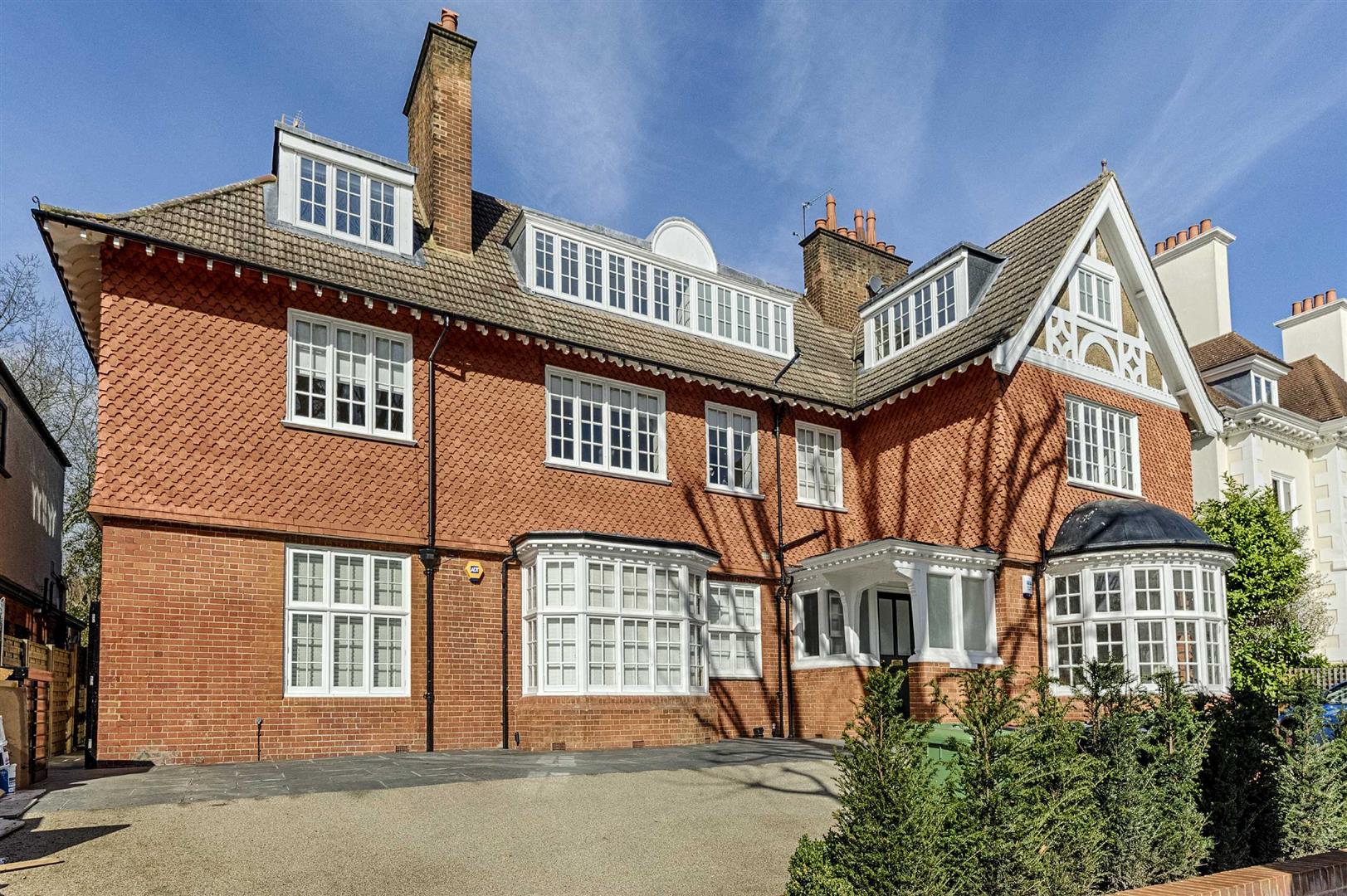 Flat Elsworthy Road in Greater London
