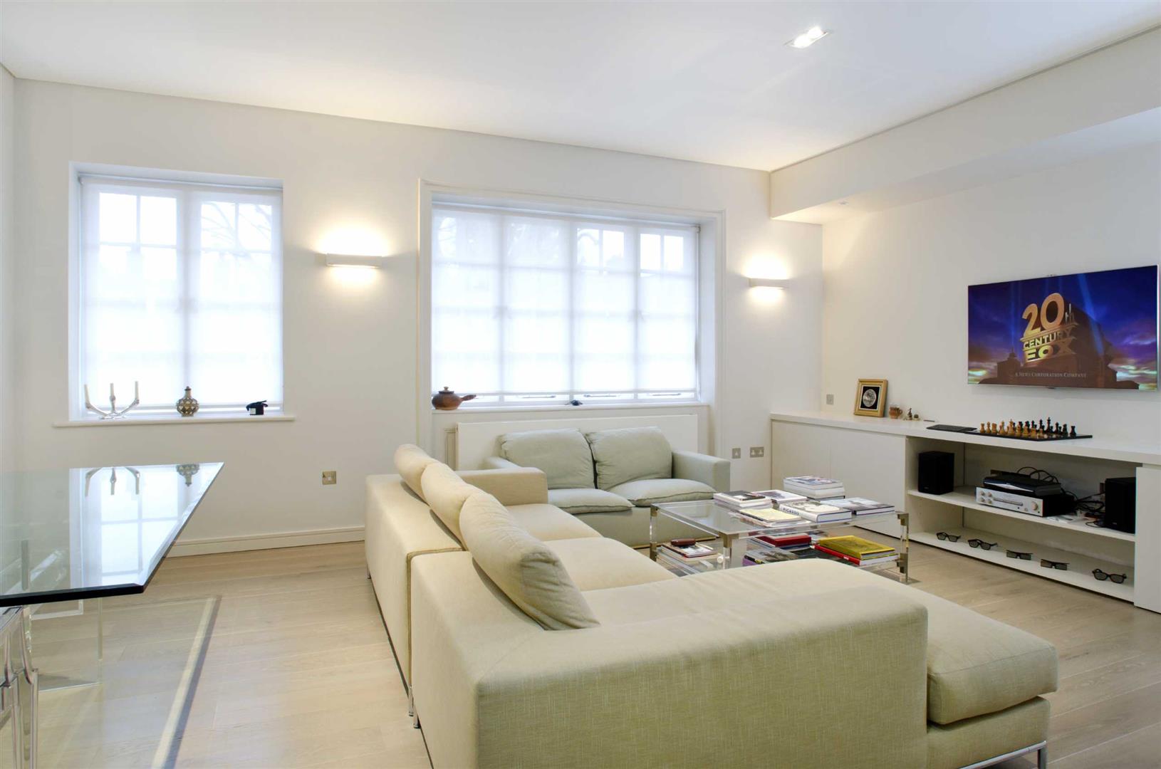 Flat Elsworthy Road in Greater London