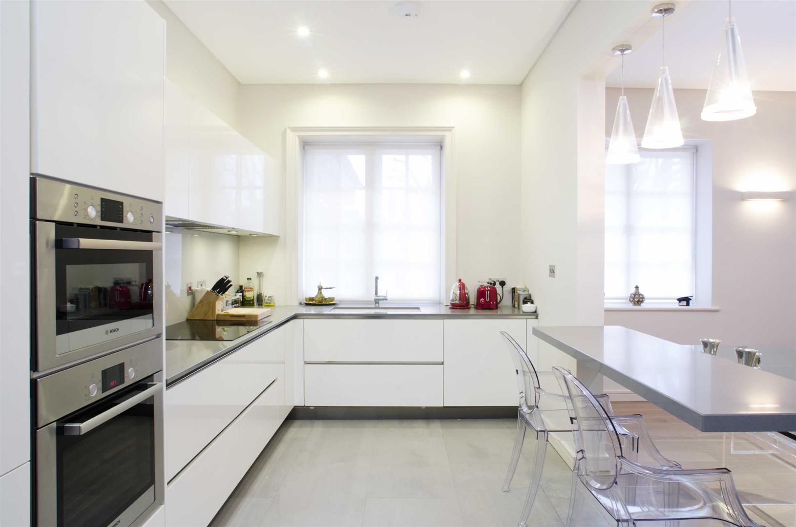 Flat Elsworthy Road in Greater London
