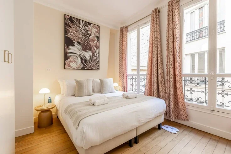 Flat Avenue de Wagram in Paris