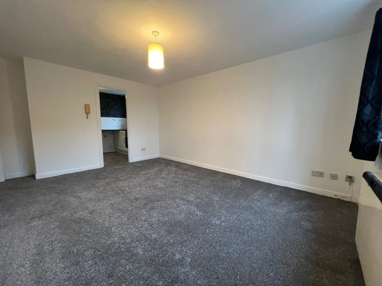 Flat Cumberland Place in Greater London