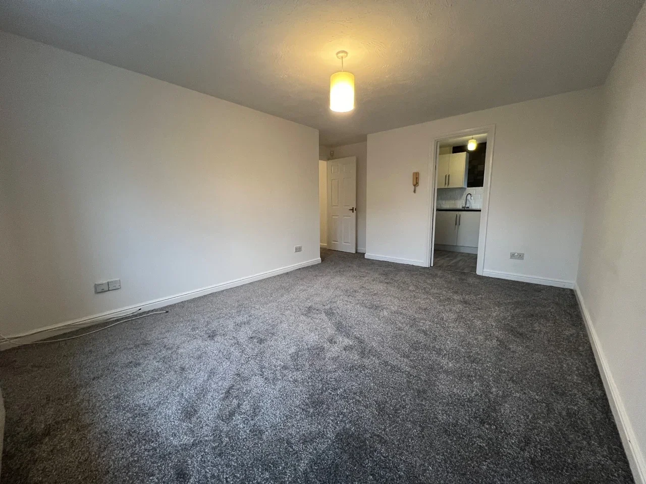 Flat Cumberland Place in Greater London