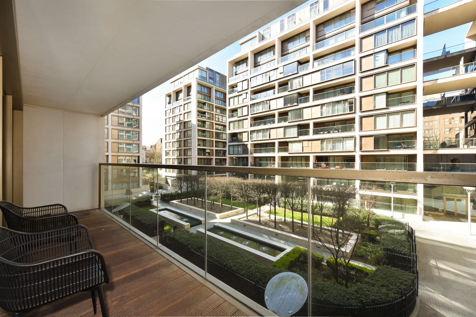 Flat Radnor Terrace in Greater London