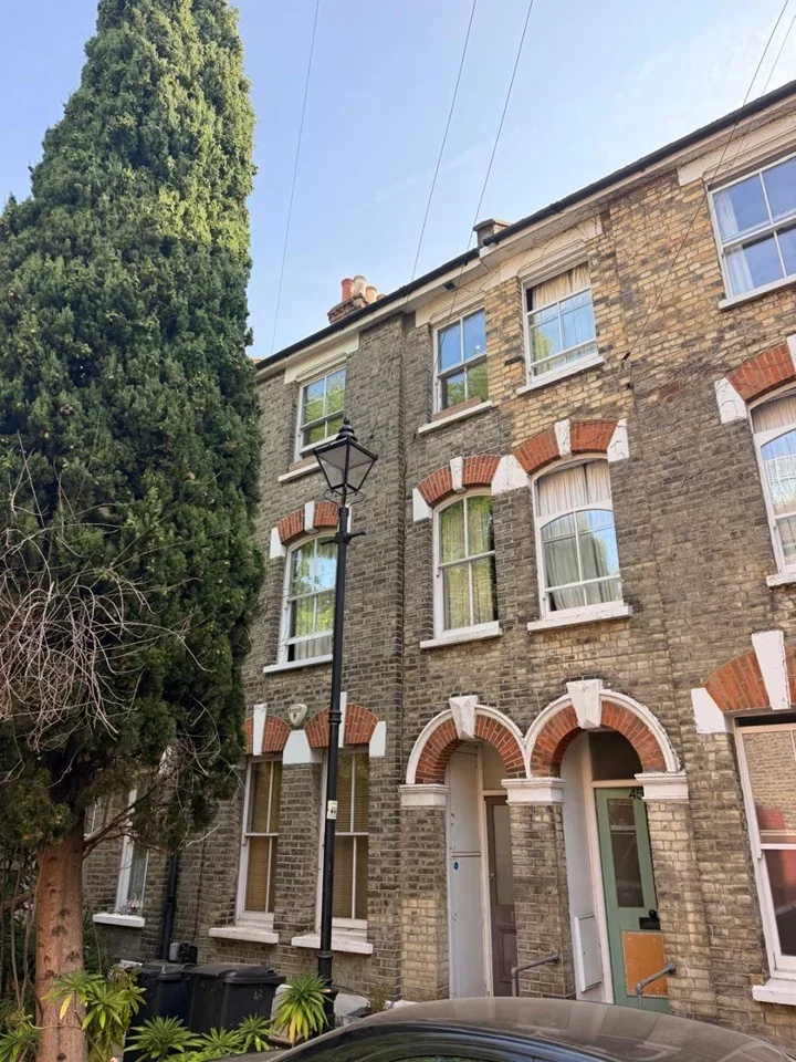 Flat Bonnington Square in Greater London