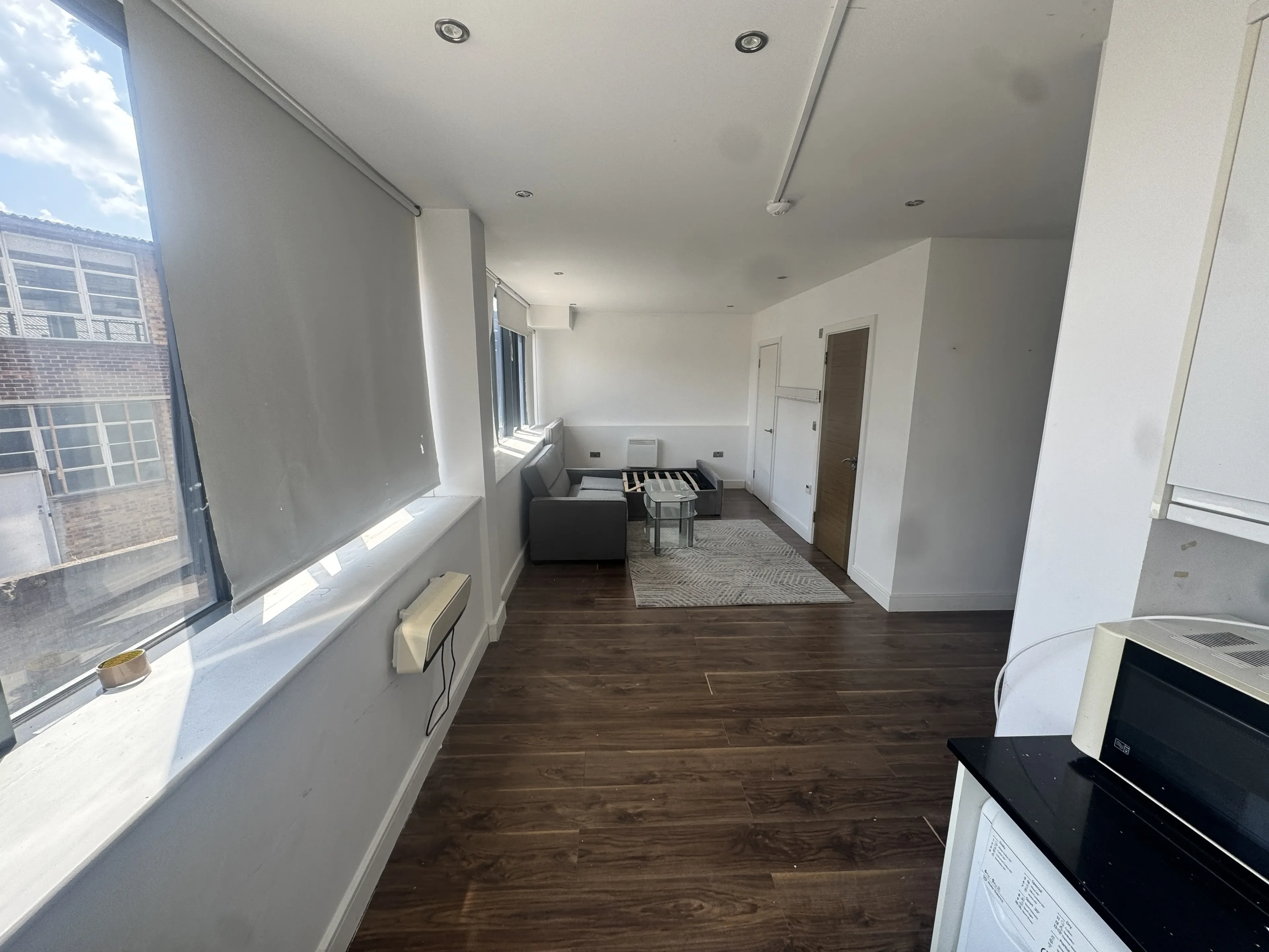 Flat Elmgrove Road in Greater London