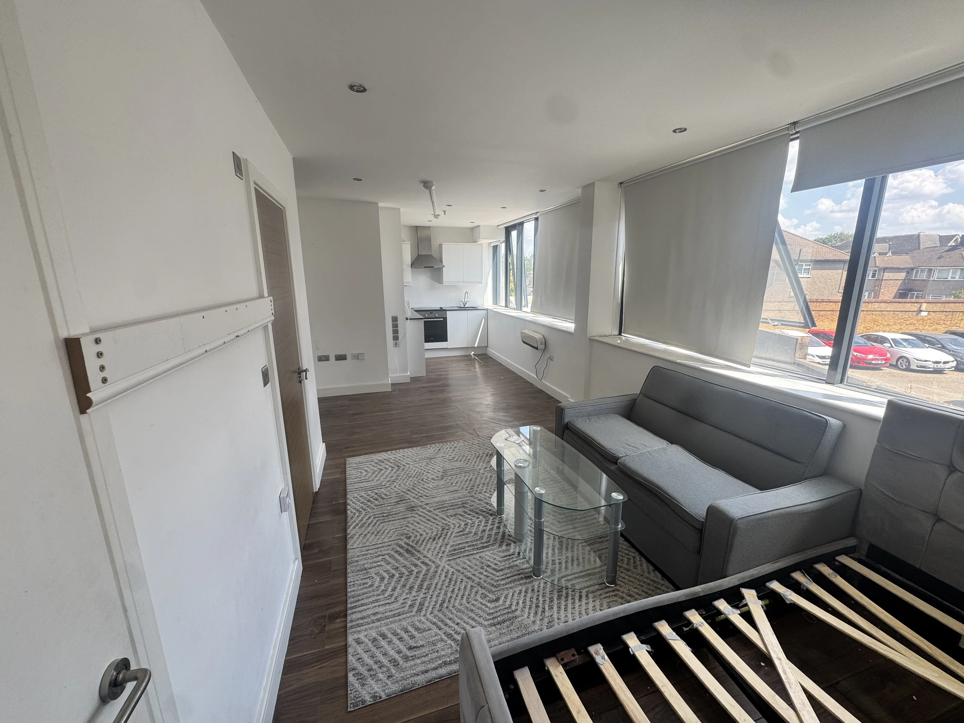 Flat Elmgrove Road in Greater London