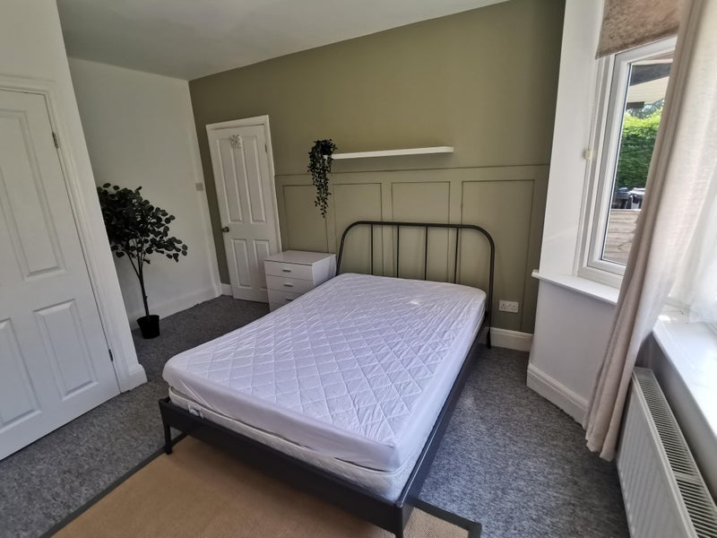 Room Shetland Road in Bristol