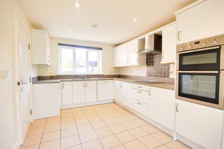 House Lassington Lane in Tewkesbury