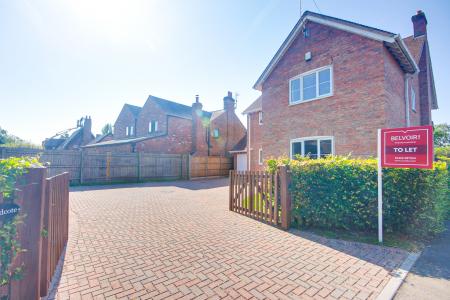House Lassington Lane in Tewkesbury