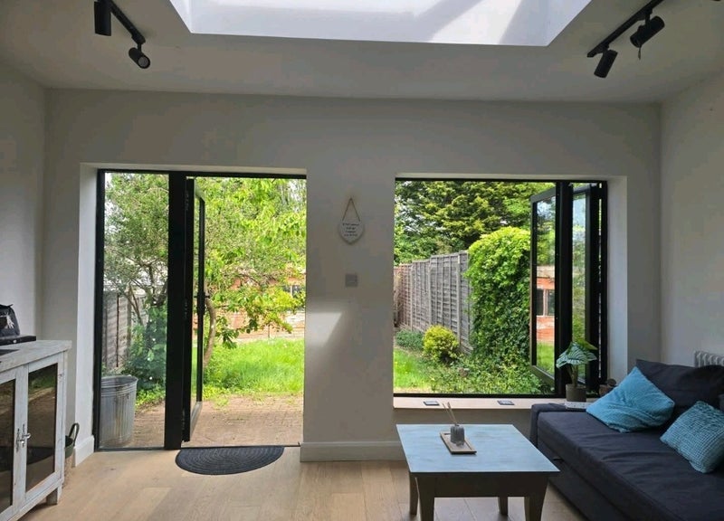 Room Weoley Avenue in Birmingham