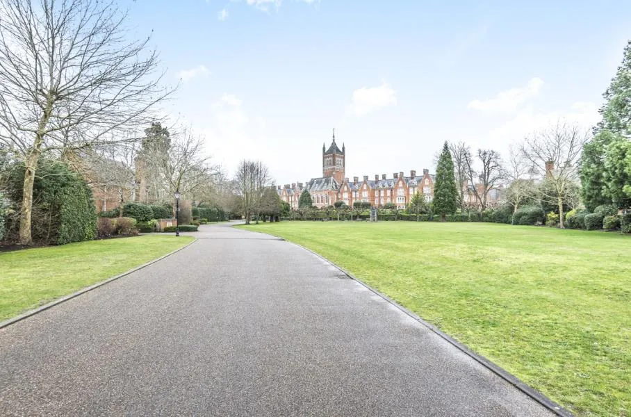 Flat Holloway Drive in Borough of Runnymede
