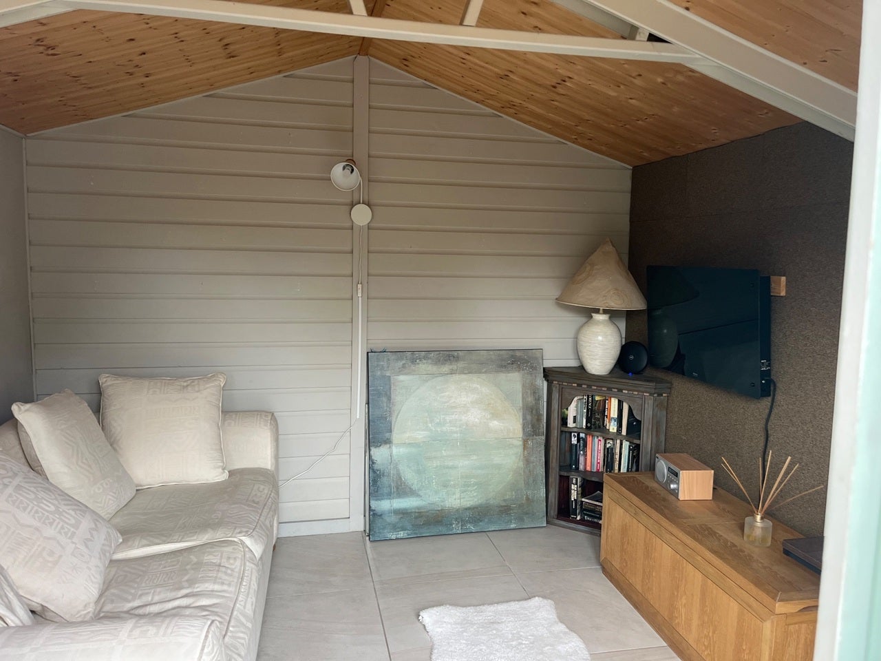 Room Lavernock Road in Greater London