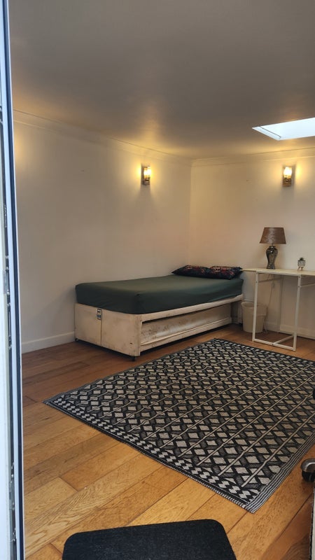 Room Latimer Road in Bournemouth