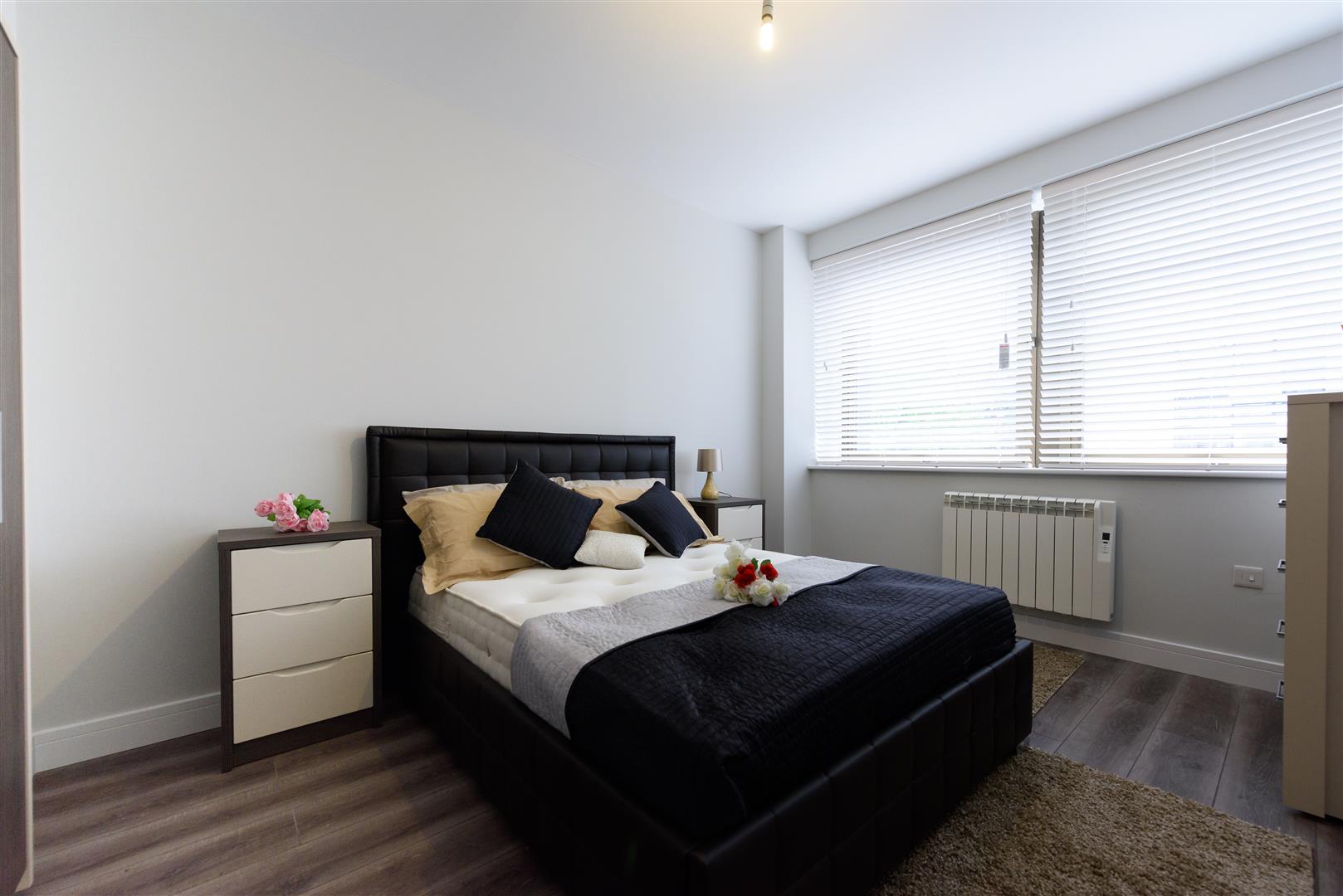 Flat Lyonsdown Road in Greater London