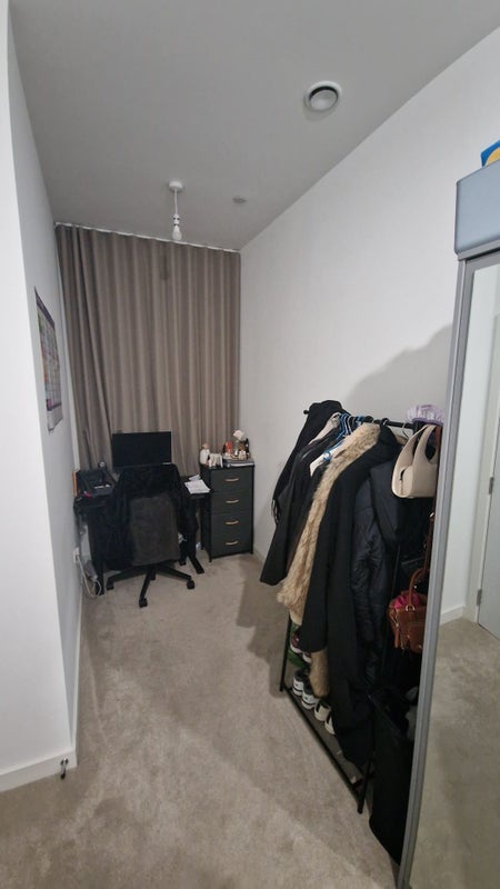 Room Shipbuilding Way in Greater London