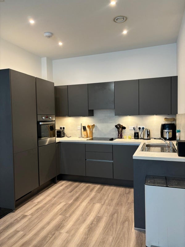 Room Shipbuilding Way in Greater London