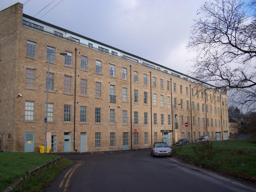 Flat Wedneshough Green in Tameside