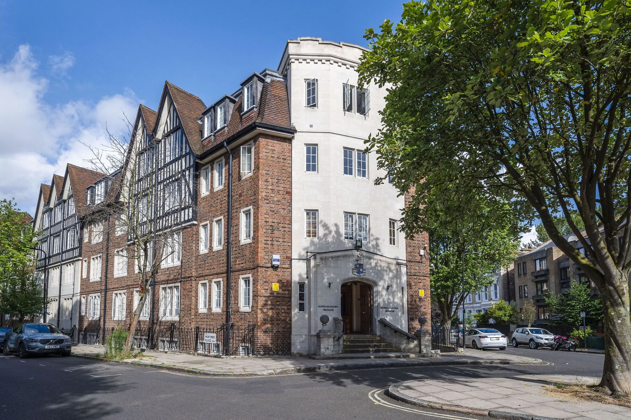 Flat Mortimer Place in Greater London