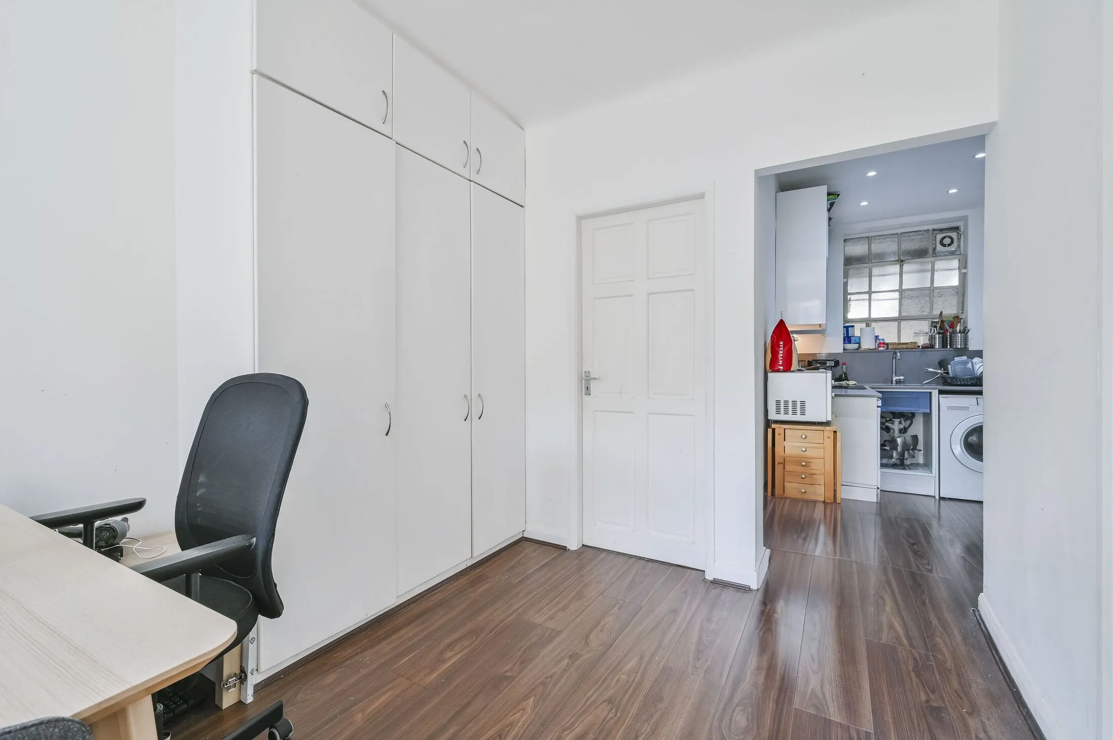 Flat Mortimer Place in Greater London