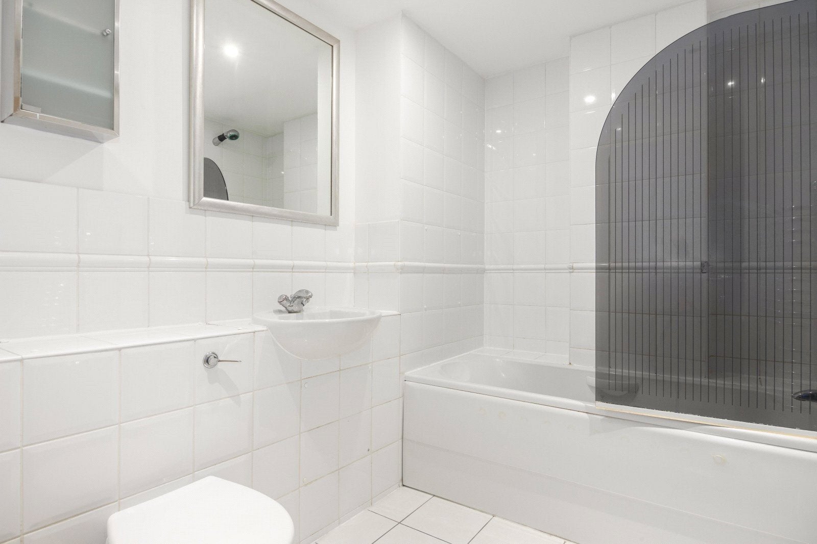 Flat Bridges Court in Greater London