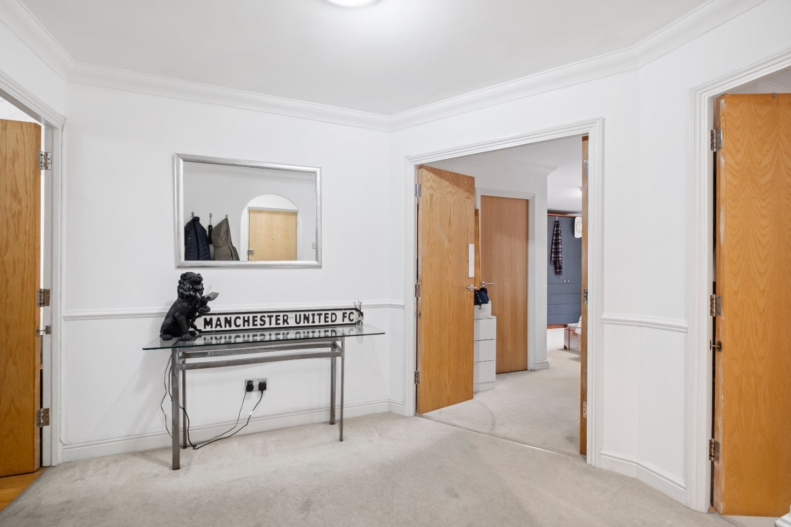 Flat Bridges Court in Greater London