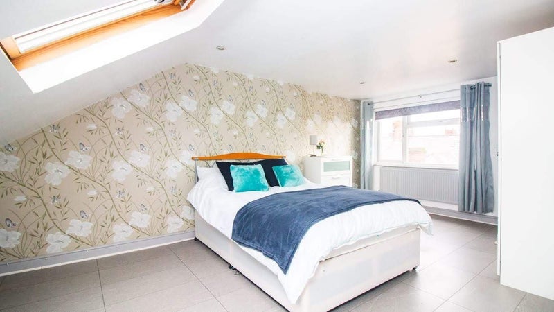 Room Romer Road in Liverpool