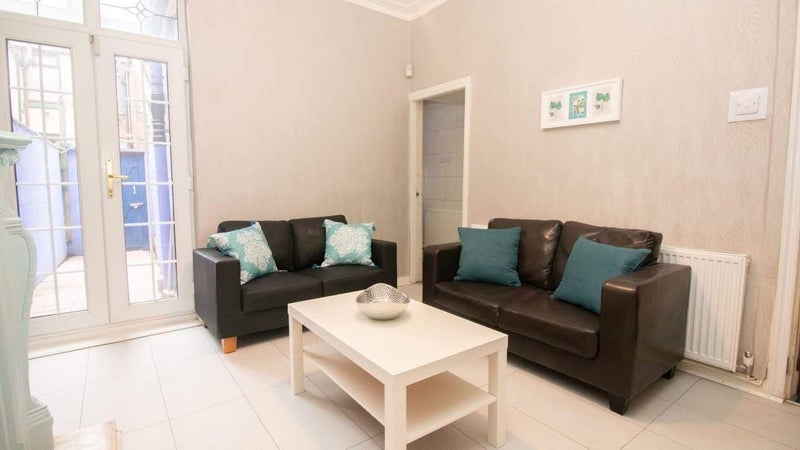 Room Romer Road in Liverpool