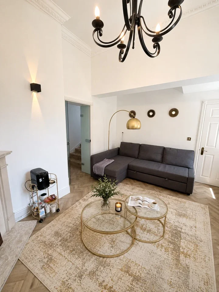 Flat Hampstead Avenue in Greater London