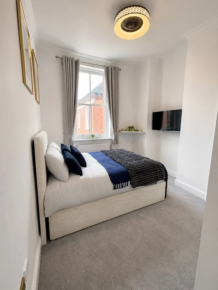Flat Hampstead Avenue in Greater London