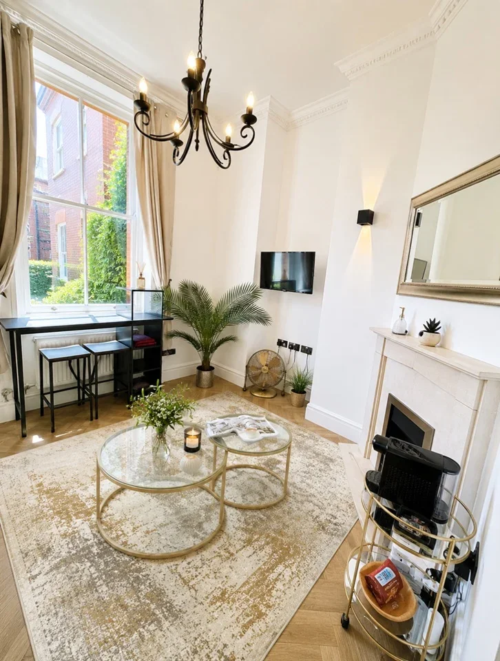 Flat Hampstead Avenue in Greater London