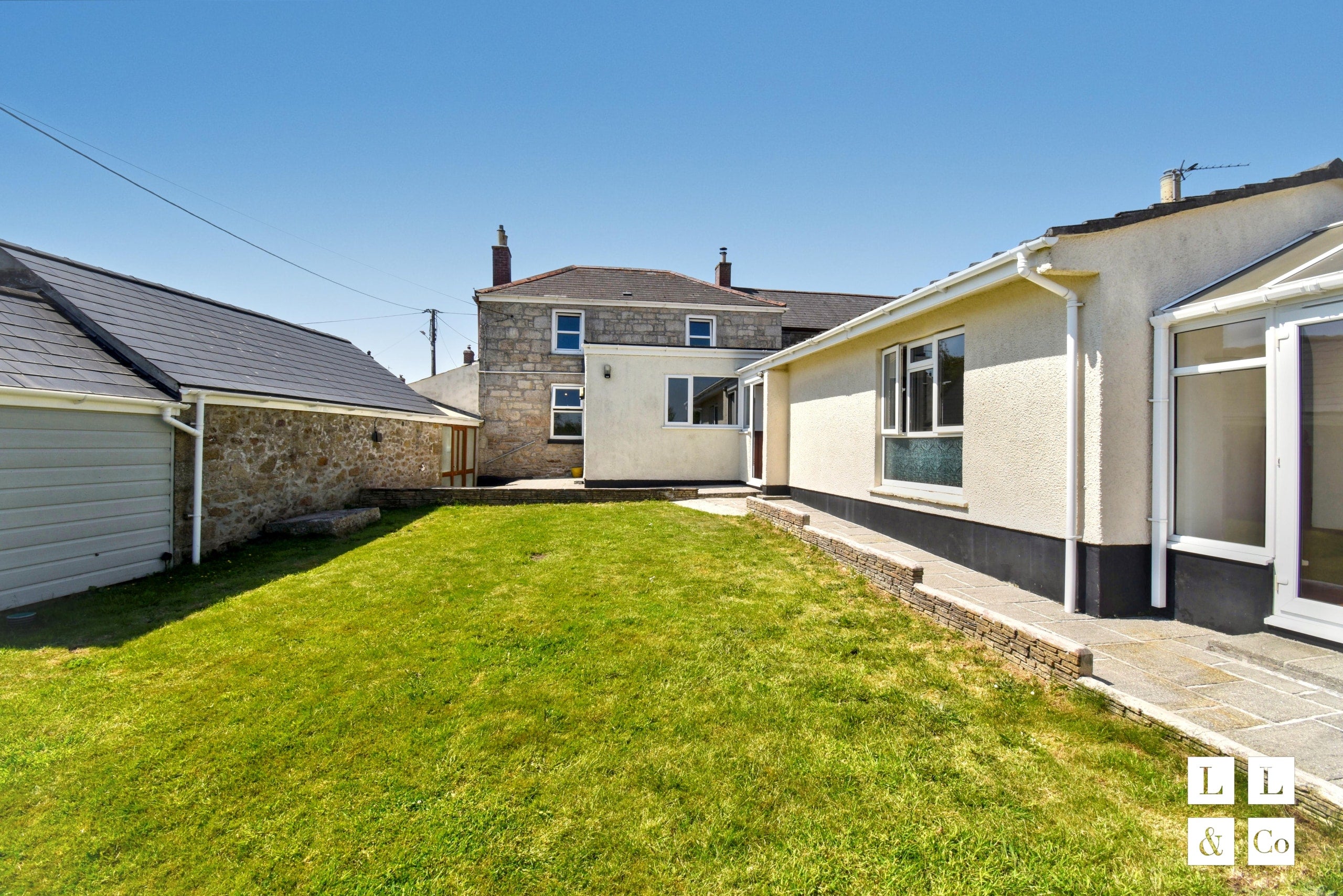 House East Road in Stithians