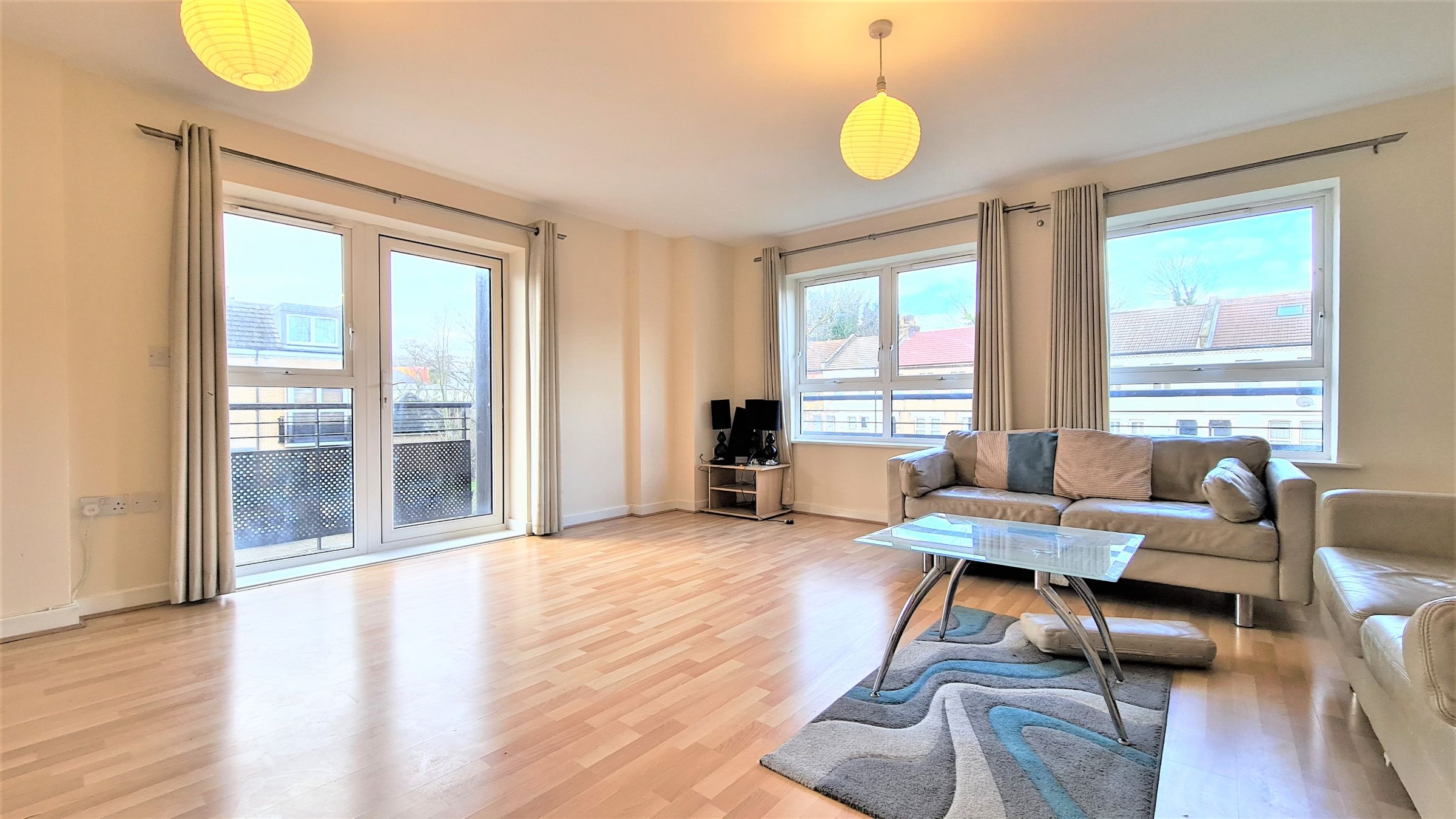 Flat Lanadron Close in Greater London