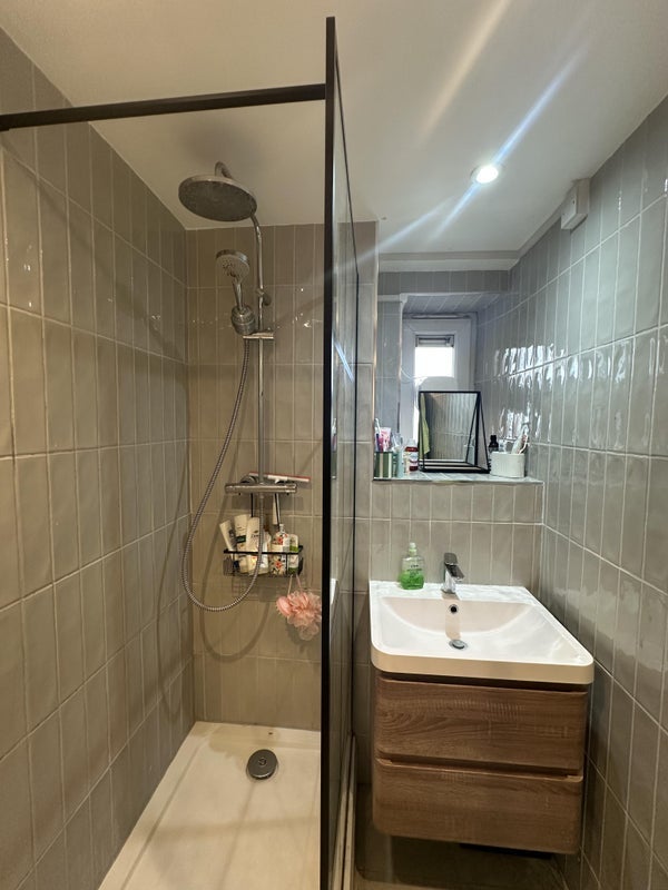 Room White Post Lane in Greater London