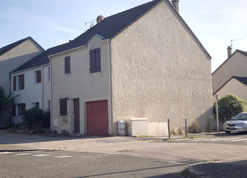 House Place des Provinces in Aubergenville