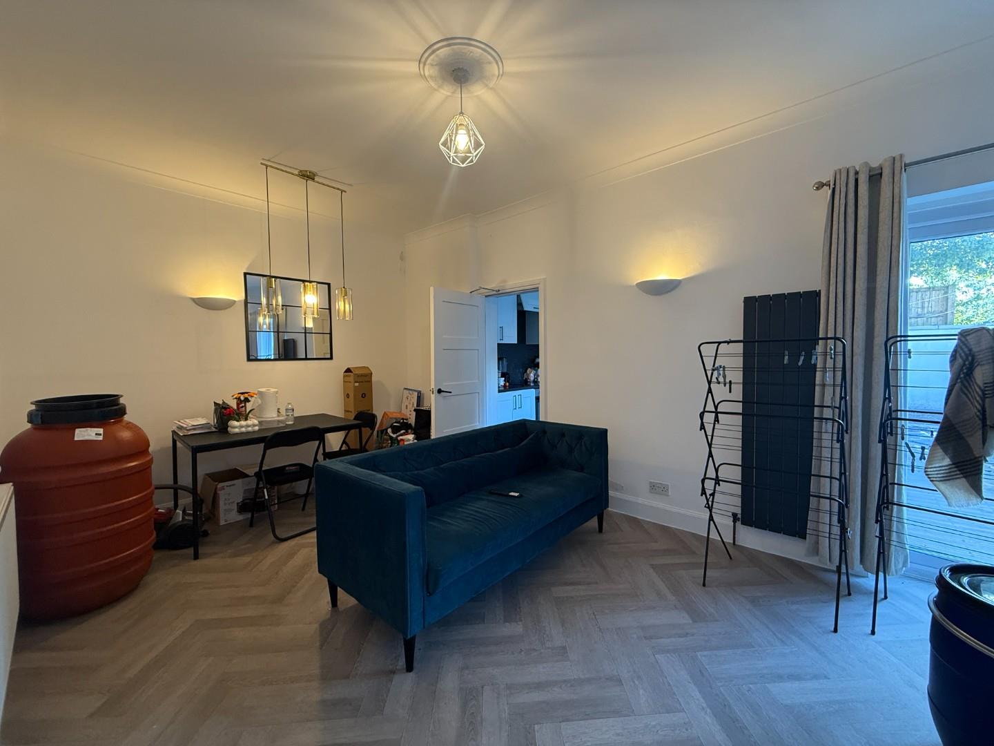 Room Station Avenue in Bristol