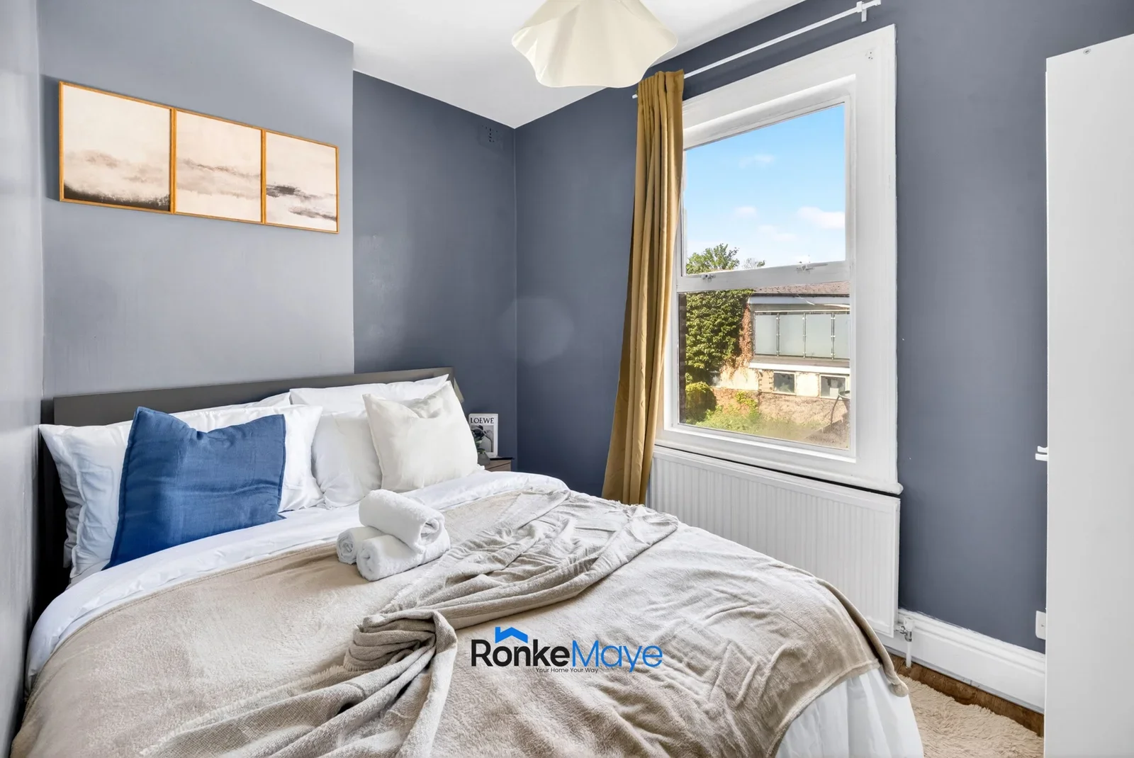 Flat Harpenden Road in Greater London