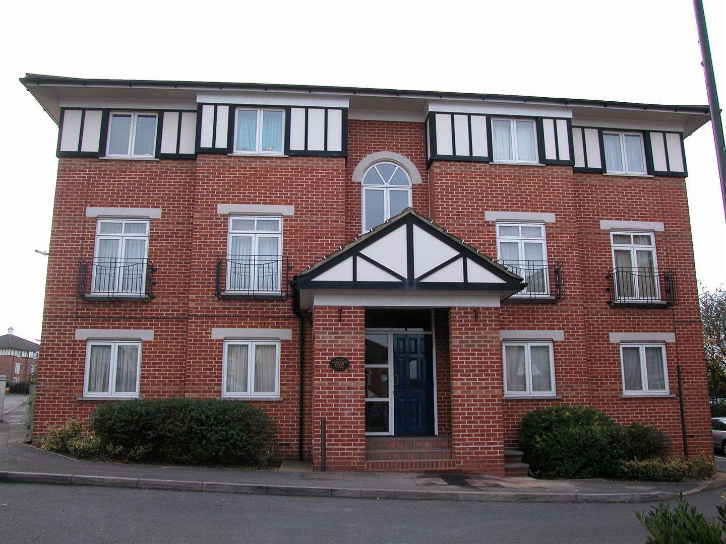Flat Alwyn Gardens in Greater London