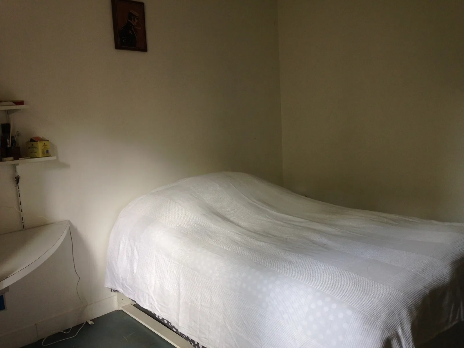 Room Rue Honoré d'Estienne d'Orves in Le Pré-Saint-Gervais
