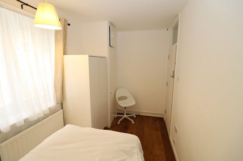 Room Payne Street in Greater London