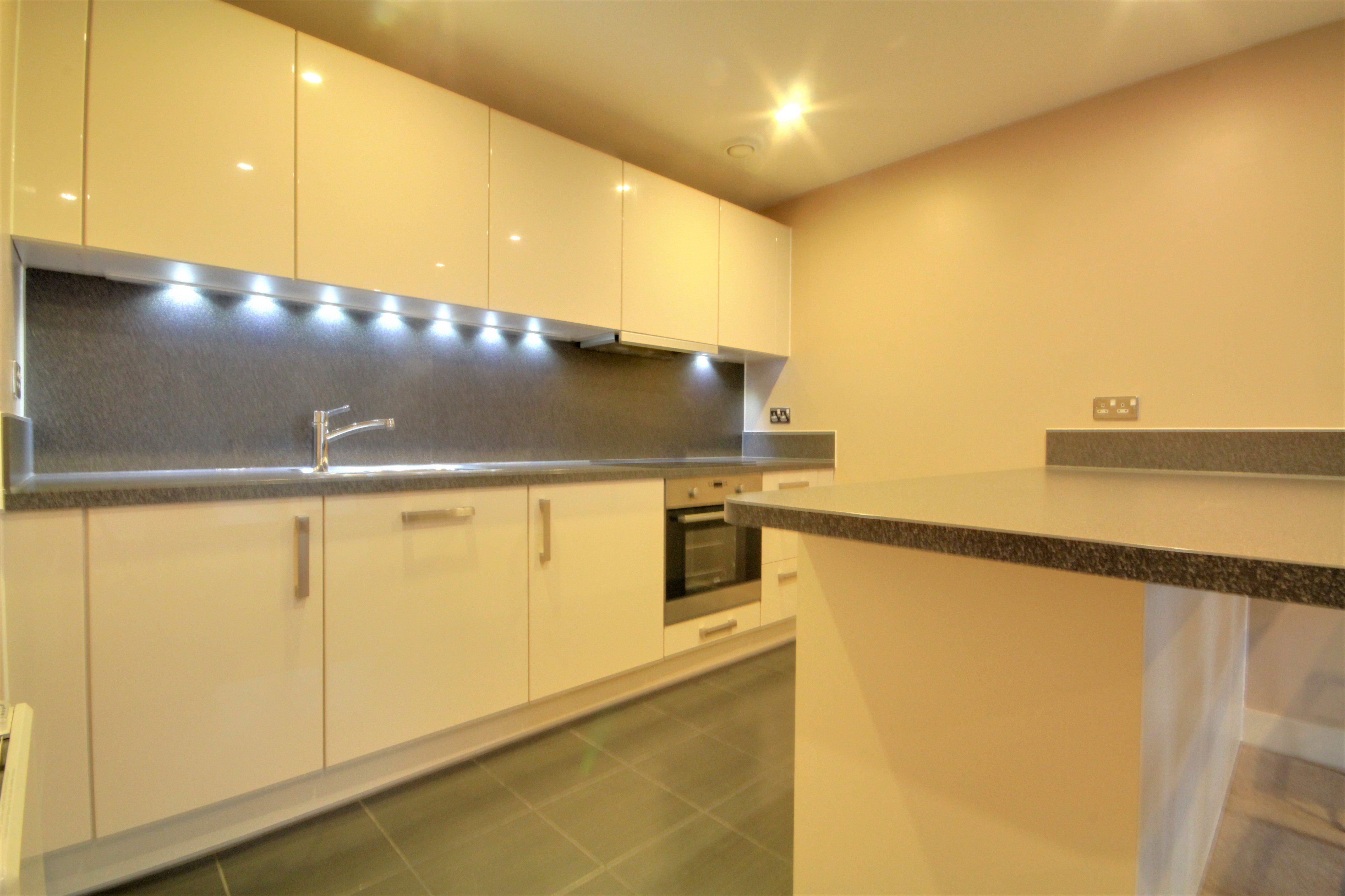 Flat Havergate Way in Reading
