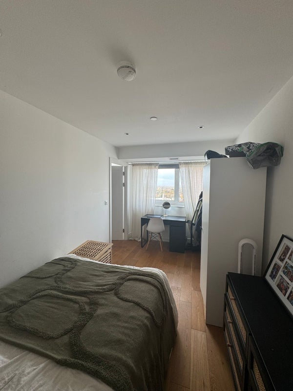 Flat Edridge Road in Greater London