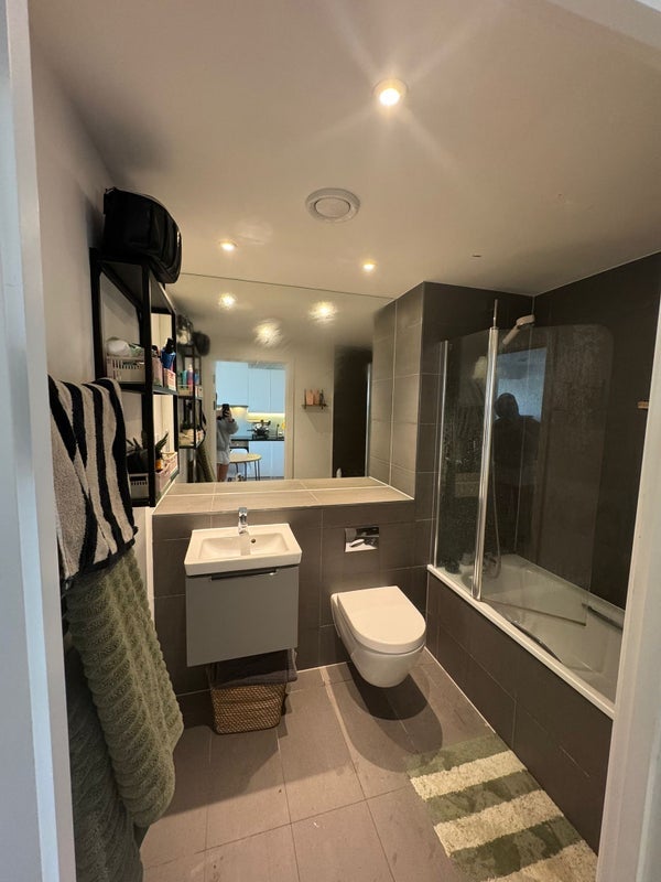Flat Edridge Road in Greater London
