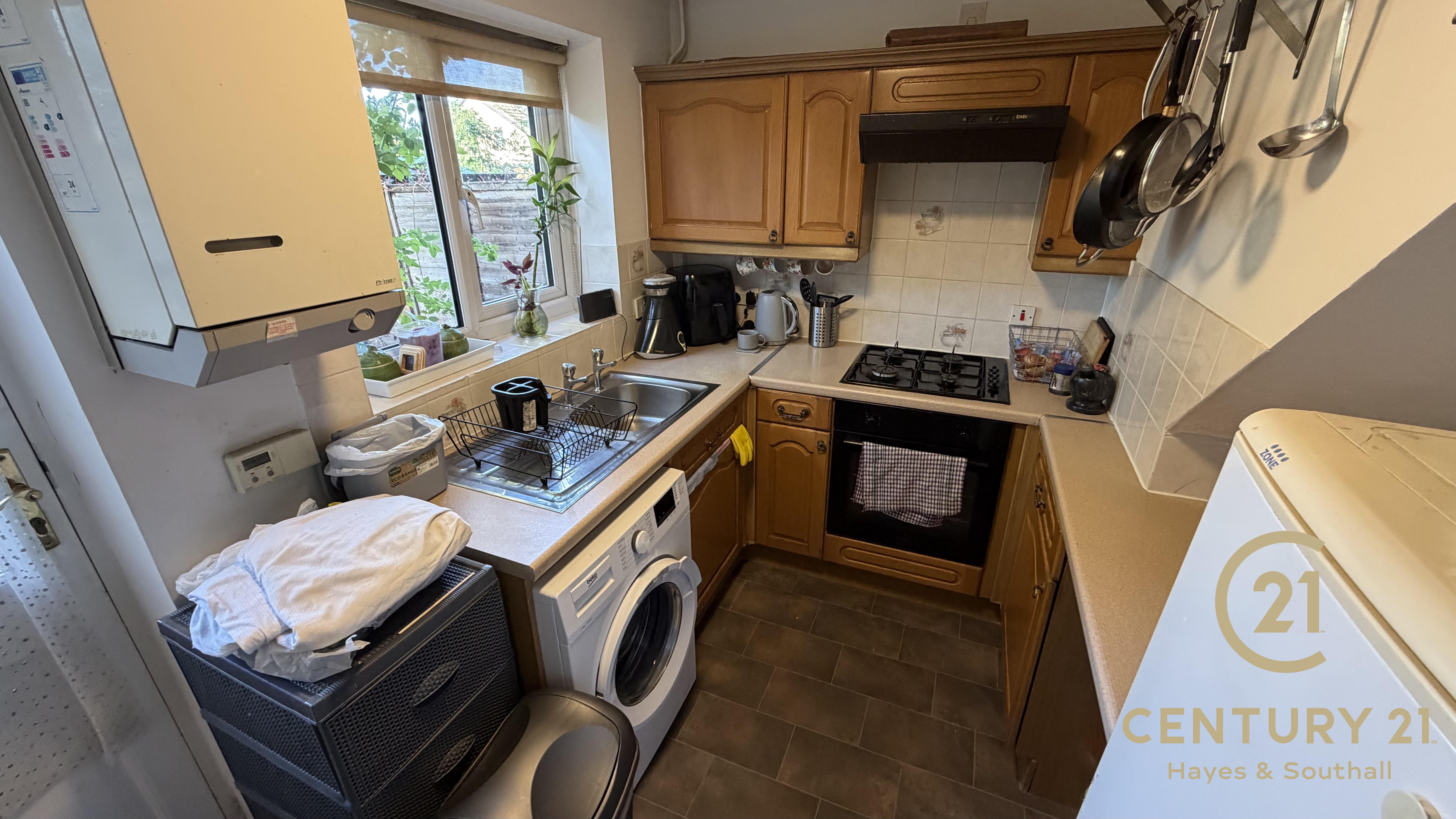Flat Acer Avenue in Greater London