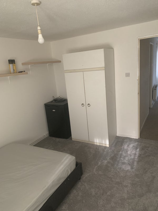 Room Puckleside in Basildon