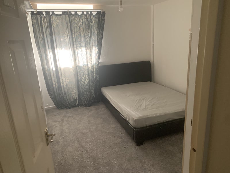 Room Puckleside in Basildon