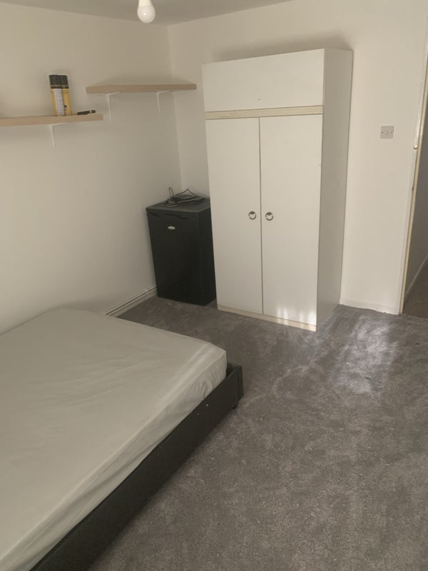 Room Puckleside in Basildon