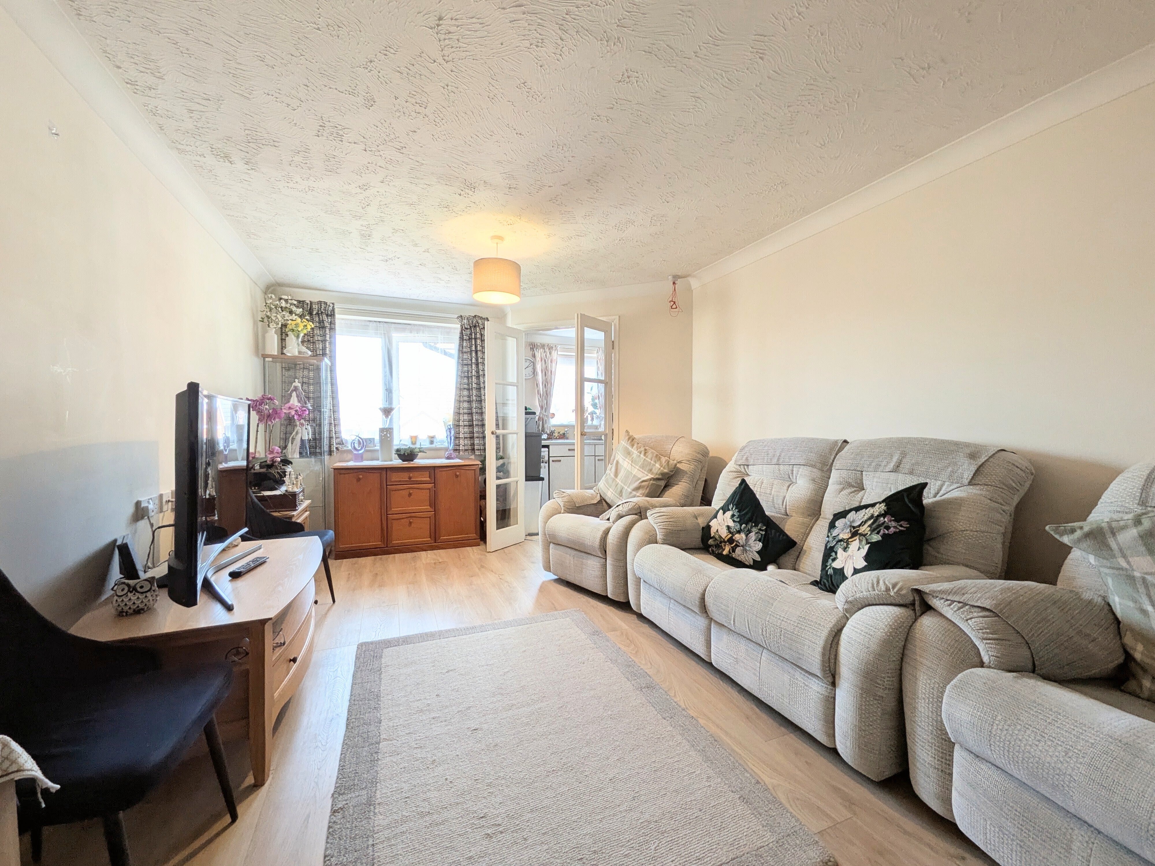 Flat Willow Road in Aylesbury