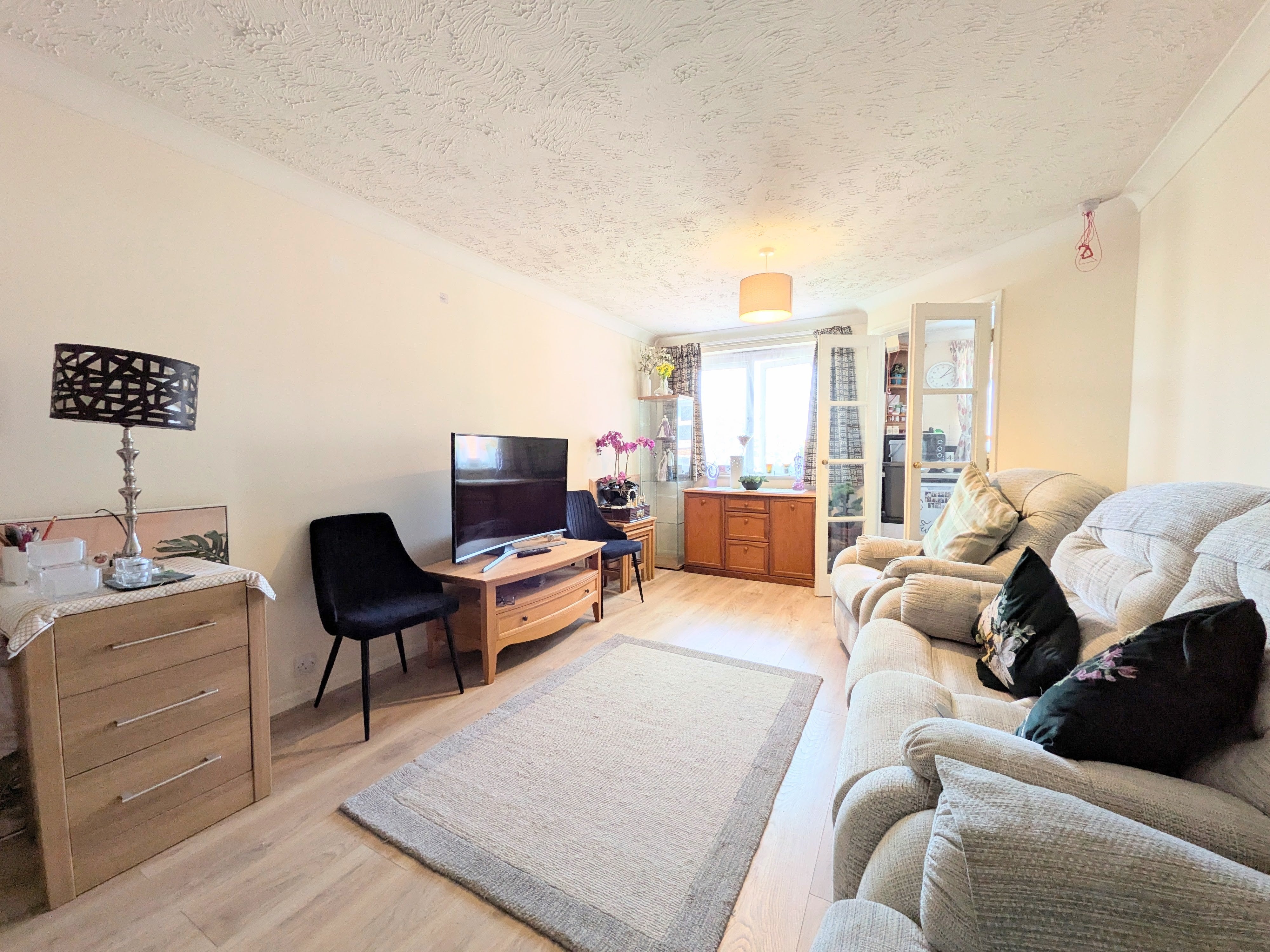 Flat Willow Road in Aylesbury